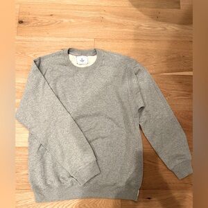 Reigning champ, relaxed fit terry crew sweatshirt, heather gray.  Men’s large.